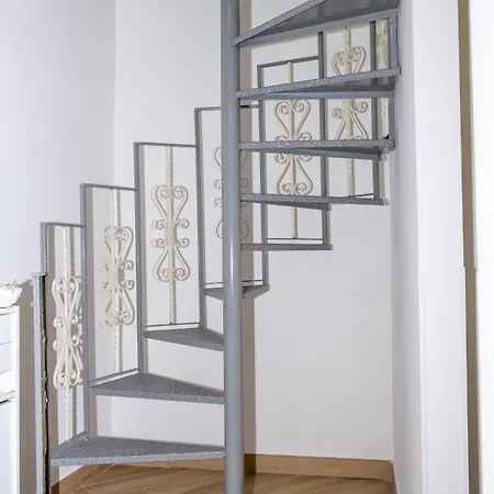 Verzus Πομπηία