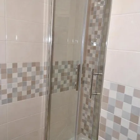 Verzus לינה וארוחת בוקר פומפיי