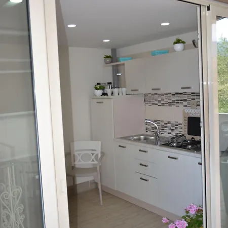 לינה וארוחת בוקר Verzus