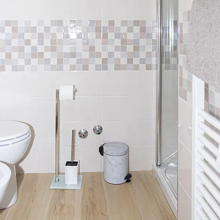 Verzus לינה וארוחת בוקר